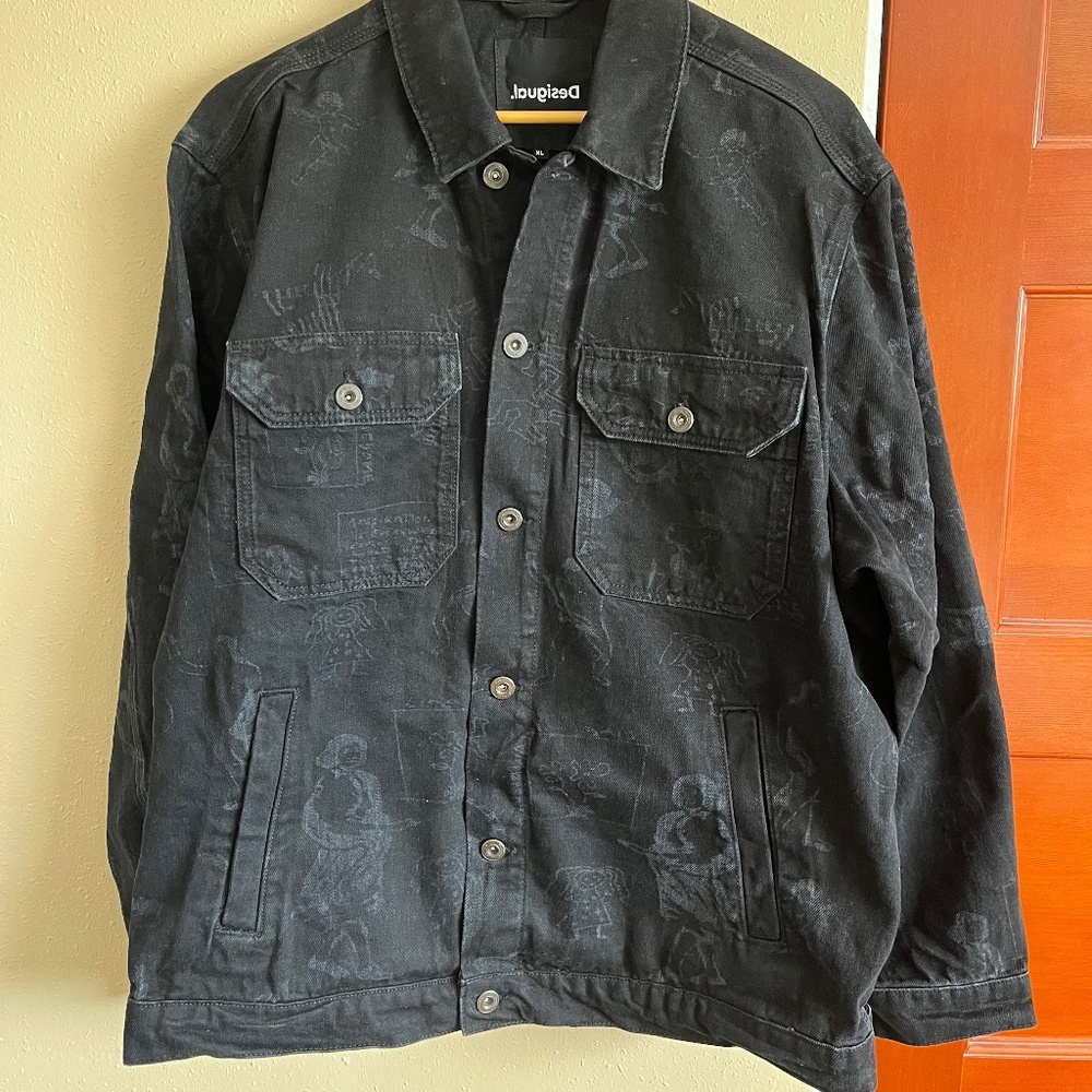 Desigual men’s black denim jacket XL great condition